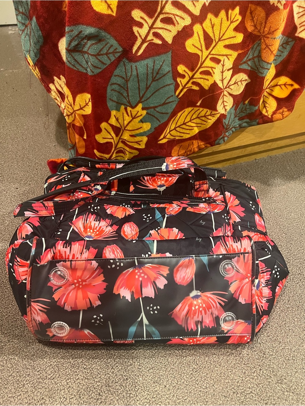 LUG Cabby SE Tote Bag- Pom Pom Floral Black NWT - Picture 8 of 8